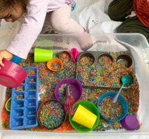 Mix the rice BLOG PIC 1024x1024 1 - استفادههای خلاقانه از برنج برای سرگرمی کودکان