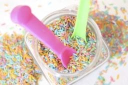 rainbow rice - استفادههای خلاقانه از برنج برای سرگرمی کودکان